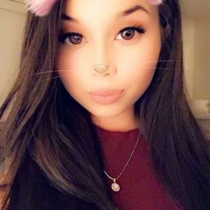 Meet your Posher, Leylani